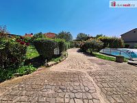 prodej rodinného domu 5+1 105m2 P4 Modřany Nad Soutokem zahrada 712m2 garáž 33m2 bazén - 28