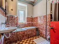 Prodej RD v Bechlíně  - Koupelna v 1NP