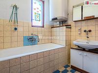 Prodej RD v Bechlíně  - Koupelna ve 2 NP
