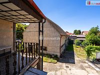 Prodej RD v Bechlíně  - Pohled z ložnice na terasu