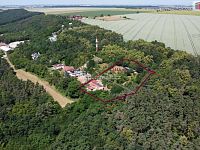 Prodej rodinného domu 280 m2, pozemek 2.444 m2 - Praha Nebušice - 3