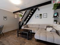 Prodej rodinného domu 280 m2, pozemek 2.444 m2 - Praha Nebušice - 8