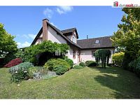 Prodej rodinného domu 6+1, 248 m2 + 63 m2 půda, pozemek 766 m2, cihla, Šestajovice