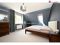 Prodej rodinného domu 6+1, 248 m2 + 63 m2 půda, pozemek 766 m2, cihla, Šestajovice - 22