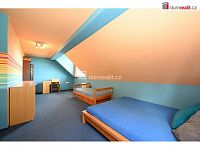 Prodej rodinného domu 6+1, 248 m2 + 63 m2 půda, pozemek 766 m2, cihla, Šestajovice - 24