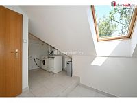 Prodej rodinného domu 6+1, 248 m2 + 63 m2 půda, pozemek 766 m2, cihla, Šestajovice - 30