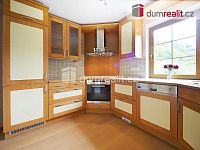 Vila 8+1, dvě garáže, terasa, balkon, pozemek 3176 m2 - 4