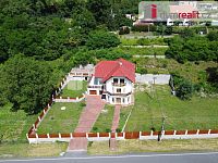 Vila 8+1, dvě garáže, terasa, balkon, pozemek 3176 m2 - 6