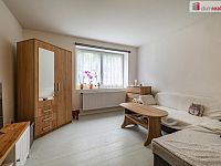 Krásný prostorný byt 3+1 po rekonstrukci v cihlovém domě s vlastní zahradou - 5