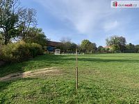 Prodej st. pozemku 1.071 m2 v obci Všeradice.  - 10