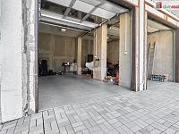 Rodinný dům s komerční budovou a garážemi, Sadov - 18