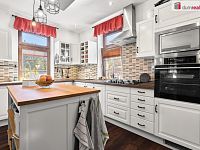 Rodinný dům s komerční budovou a garážemi, Sadov - 6