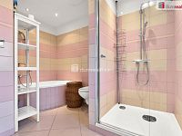 Rodinný dům s komerční budovou a garážemi, Sadov - 7