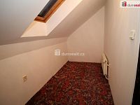 Udržovaný dům 4+kk vhodný k trvalému bydlení ve Starém Sedle u Teplé - 13