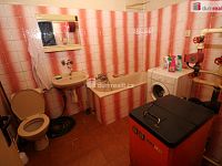 Udržovaný dům 4+kk vhodný k trvalému bydlení ve Starém Sedle u Teplé - 19