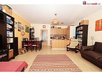 Světlý byt 74,4 m2 + terasa 7,6 m2 a zahrada 27 m2, 1NP, novostavba, Praha 5 - Zbraslav - 2