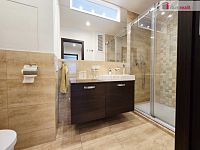 Pronájem bytu 2+kk 77 m², Praha - Břevnov - 13