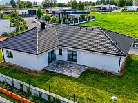 Luxusní novostavba prostorného rodinného domu s garáží, terasou a zahradou v Karlových Varech - 2