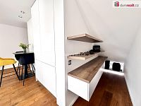 Prodej zrekonstruovaného bytu s garážovým stáním a balkonem - 18