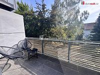 Prodej zrekonstruovaného bytu s garážovým stáním a balkonem - 3