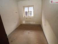 Ubytovací zařízení k rekonstrukci v obci Stříbrná u Kraslic s velkým pozemkem - 11