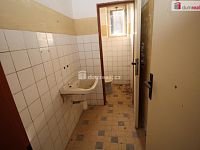 Ubytovací zařízení k rekonstrukci v obci Stříbrná u Kraslic s velkým pozemkem - 13