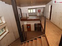 Ubytovací zařízení k rekonstrukci v obci Stříbrná u Kraslic s velkým pozemkem - 5