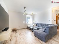 K prodeji, zateplený rodinný dům 5+1 s terasou, balkonem, garážemi, letní kuchyní se saunou, jezírkem a bazénem, Borovany - 15