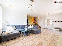 K prodeji, zateplený rodinný dům 5+1 s terasou, balkonem, garážemi, letní kuchyní se saunou, jezírkem a bazénem, Borovany - 16