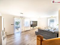 K prodeji, zateplený rodinný dům 5+1 s terasou, balkonem, garážemi, letní kuchyní se saunou, jezírkem a bazénem, Borovany - 21