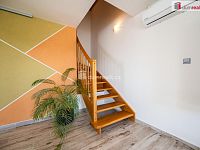 K prodeji, zateplený rodinný dům 5+1 s terasou, balkonem, garážemi, letní kuchyní se saunou, jezírkem a bazénem, Borovany - 22