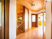 K prodeji, zateplený rodinný dům 5+1 s terasou, balkonem, garážemi, letní kuchyní se saunou, jezírkem a bazénem, Borovany - 28