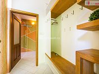 K prodeji, zateplený rodinný dům 5+1 s terasou, balkonem, garážemi, letní kuchyní se saunou, jezírkem a bazénem, Borovany - 5