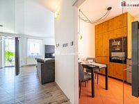 K prodeji, zateplený rodinný dům 5+1 s terasou, balkonem, garážemi, letní kuchyní se saunou, jezírkem a bazénem, Borovany - 6