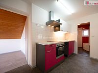 K prodeji, rodinný dům se dvěmi byt. jednotkami, ul. Kosmova č.p. 2828/9, ČB - 27