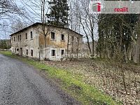 Pozemek 1065 m2 s budovou, Horní Luby, Luby  - 3