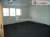 Pronájem haly ke komerčnímu využití  o velikosti 940 m2 - 10