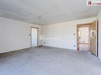 Prodej RD ve Vědomicích - Obývací pokoj