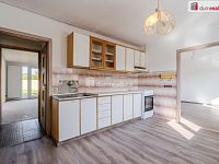 Prodej RD ve Vědomicích - původní kuchyně