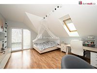 Dvougenerační dům 6+kk, 261 m2, pozemek 1081,5 m2, Praha - Lochkov - 23