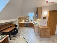 Pronájem bytu 2+kk 54 m2 Štěrboholy zařízený podkroví cihla - 3