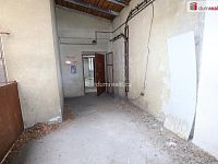 Komerční objekt ve vnitrobloku ulic Šmeralova Sokolovská v Rybářích  - 25