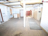 Komerční objekt vhodný na přestavbu na bytové jednotky ve vnitrobloku ulic Šmeralova a Sokolovská v Rybářích  - 10