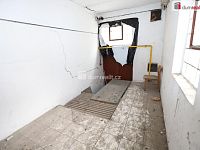 Komerční objekt vhodný na přestavbu na bytové jednotky ve vnitrobloku ulic Šmeralova a Sokolovská v Rybářích  - 18