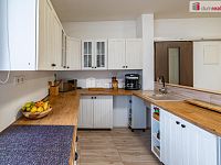 Krásný samostatný prostorný byt 3+1 po kompletní rekonstrukci s vlastní zahradou - 10