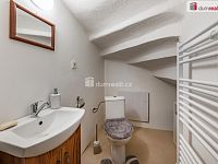 Krásný samostatný prostorný byt 3+1 po kompletní rekonstrukci s vlastní zahradou - 16