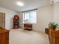 Krásný samostatný prostorný byt 3+1 po kompletní rekonstrukci s vlastní zahradou - 9