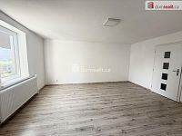 Komfortní bydlení 3+kk – nově zrekonstruovaný byt v Děčíně s vlastním parkováním - 8