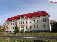 Ubytovací zařízení vhodné k provozování hotelu či ubytovny s pozemek v Nové Halži u Aše