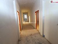 Ubytovací zařízení vhodné k provozování hotelu či ubytovny s pozemkem v Nové Halži u Aše - 21